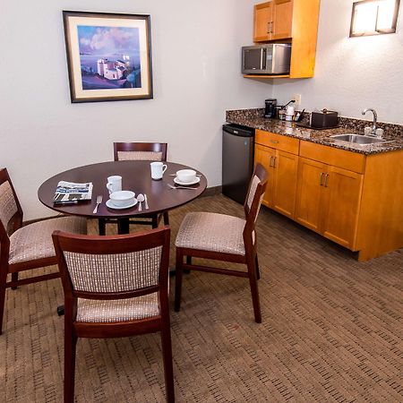 Best Western Plus Pembina Inn & Suites Winnipeg Exteriér fotografie